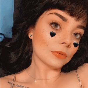 Meet your Posher, Alexis